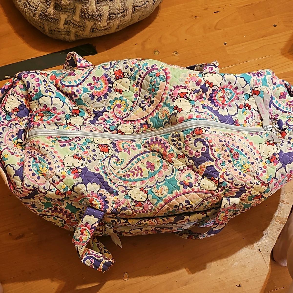 very Bradley hello kitty duffle bag - Chattanooga, Tennessee - FleaMarketBay