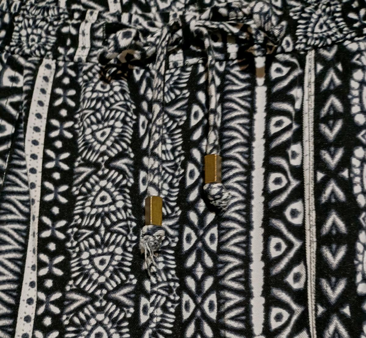 Time and Tru black and white patterned straight leg pants - Laurel, Mississippi - FleaMarketBay