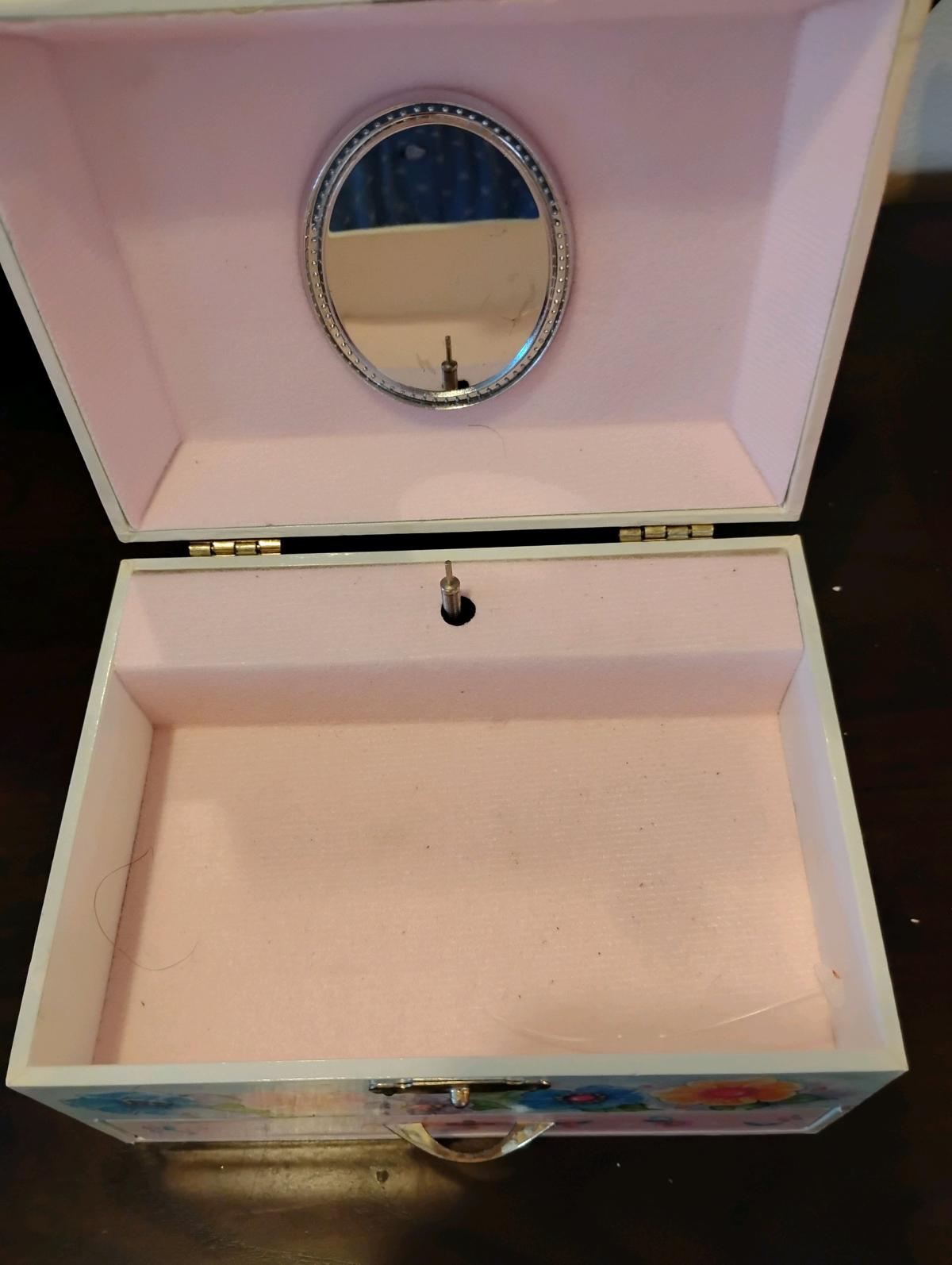 jewelry box - Kissimmee, Florida - FleaMarketBay