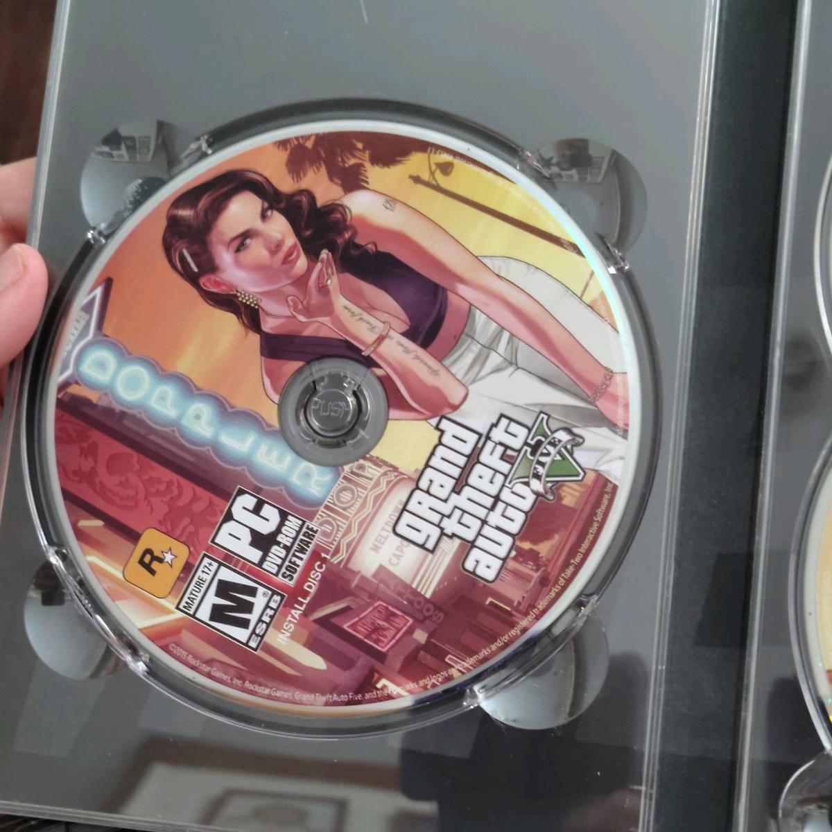 Grand Theft Auto V PC DVDROM Install Disc Set w Case  Rockst - Brandywine, West Virginia - FleaMarketBay