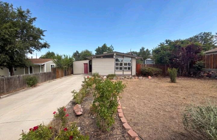 Affordable 2 Bedroom 1 Bathroom House For Rent - Denver, Colorado - FleaMarketBay
