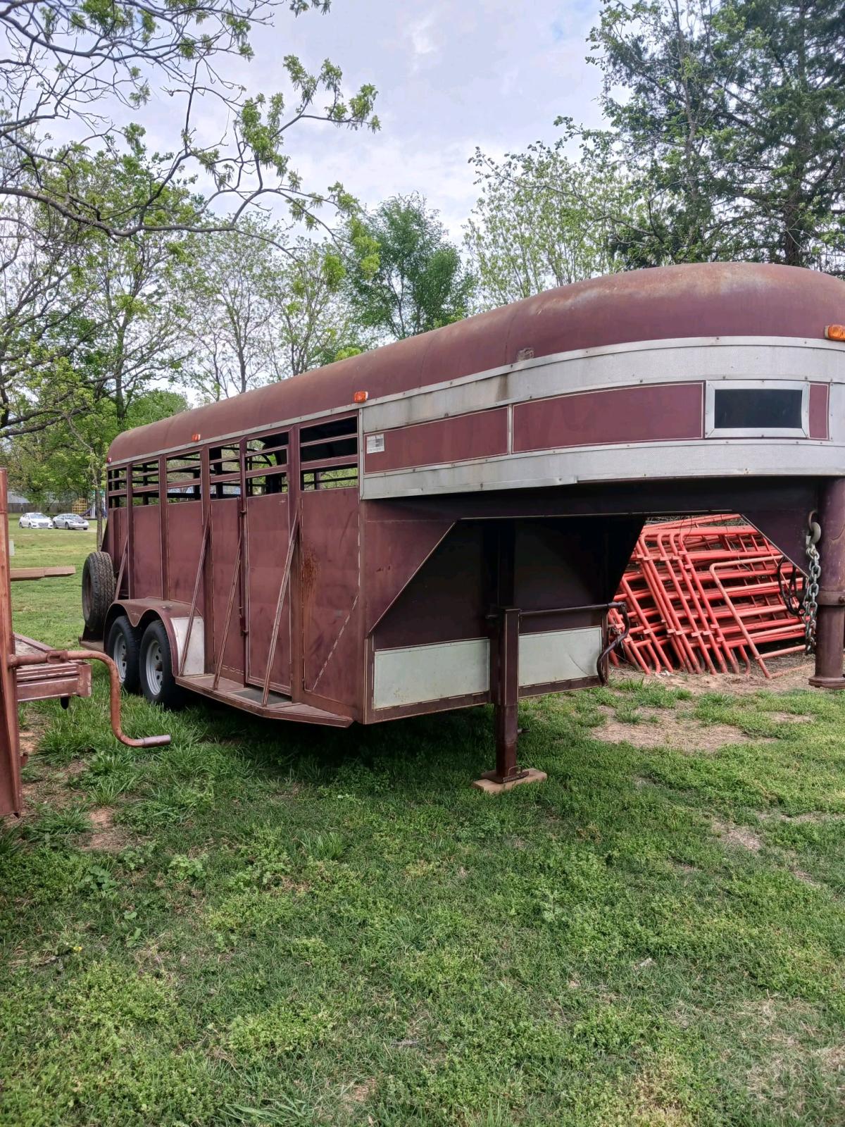 16 Foot Chaparral Livestock Trailer - Mount Vernon, Arkansas - FleaMarketBay