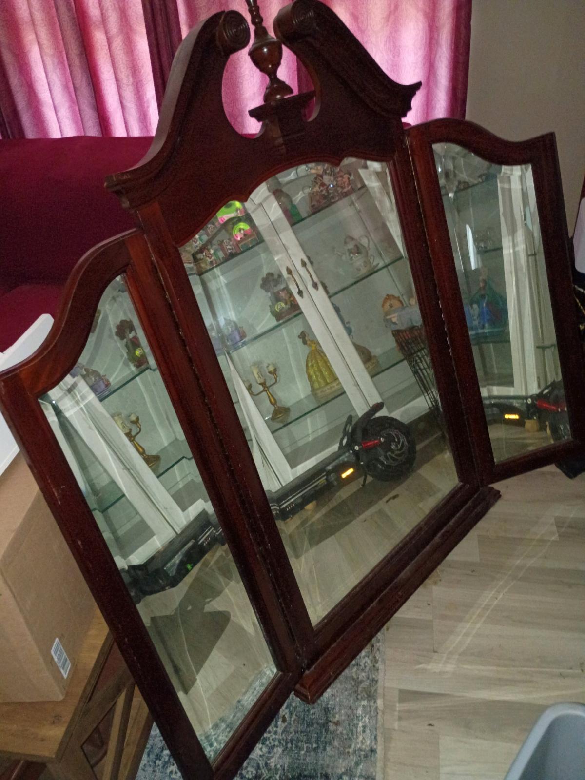 THOMASVILLE Winston Court Solid Cherry Traditional - Davenport, Florida - FleaMarketBay