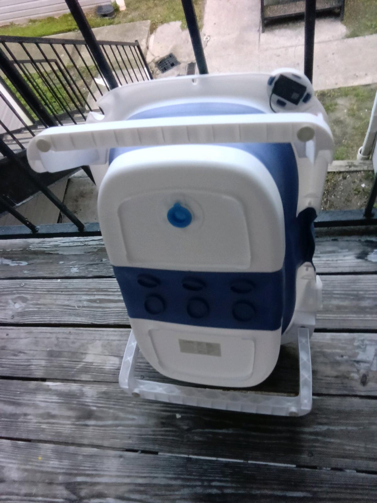 Beautiful baby tub cash only must pickup - Tampa, Florida - FleaMarketBay