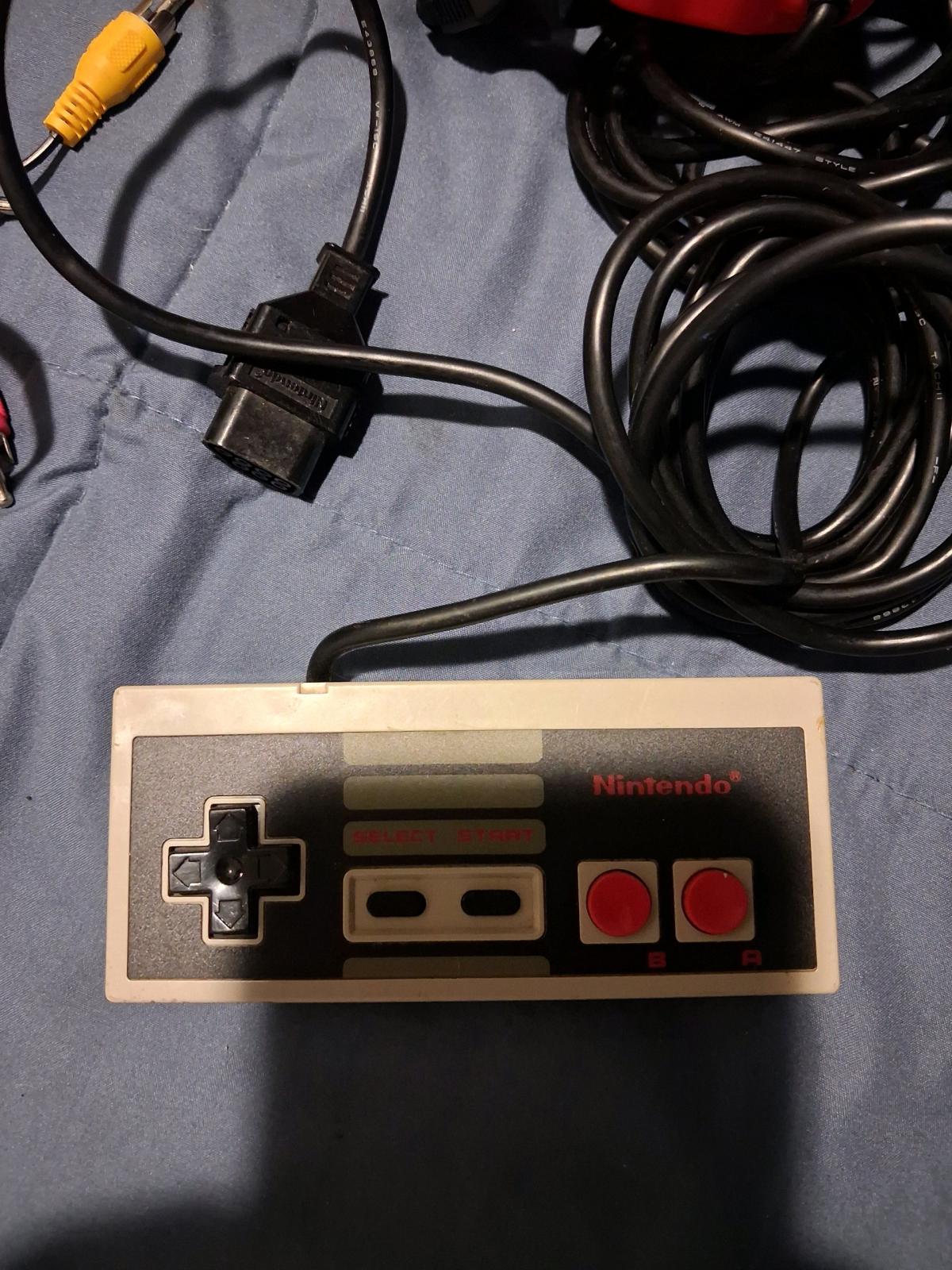 1985 Nintendo nes - Clearwater, Florida - FleaMarketBay