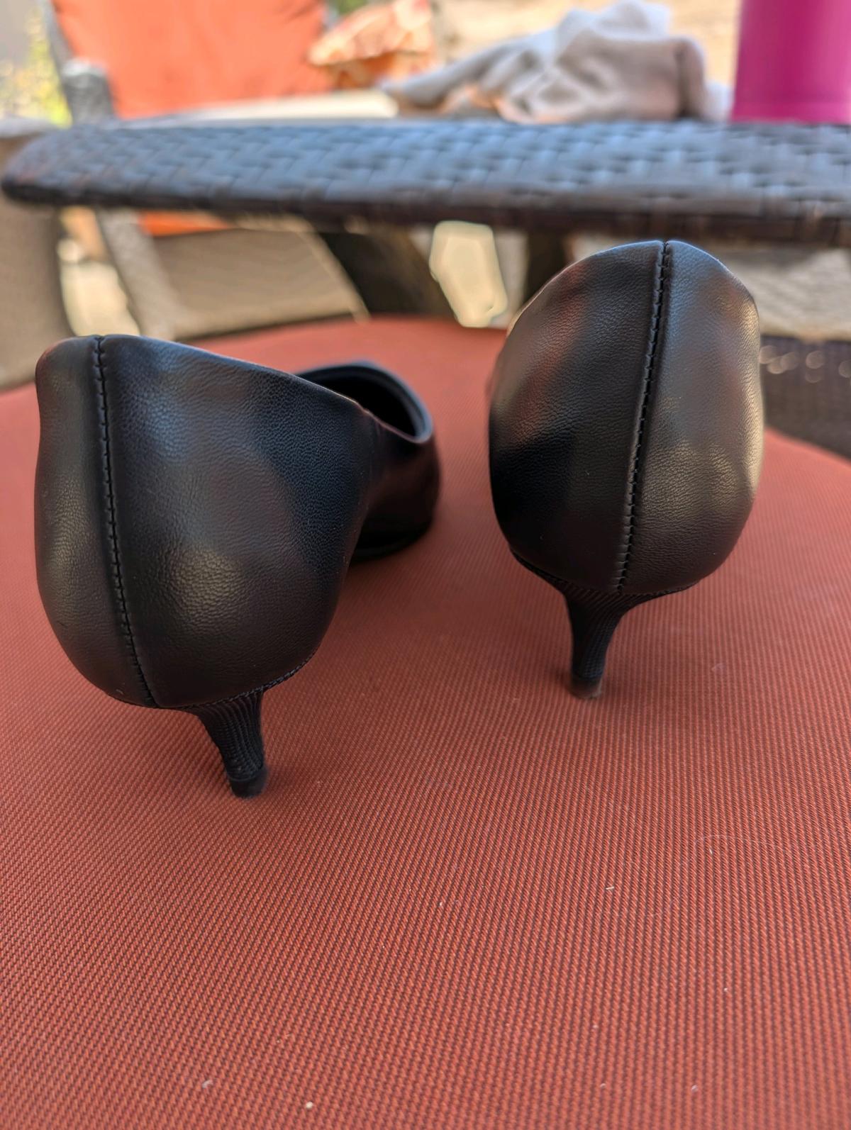 Antonia Saint Vintage black pumps - Camarillo, California - FleaMarketBay