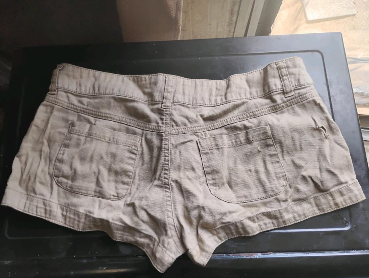 A Nice Tan Pair of Short Shorts - Swansea, South Carolina - FleaMarketBay