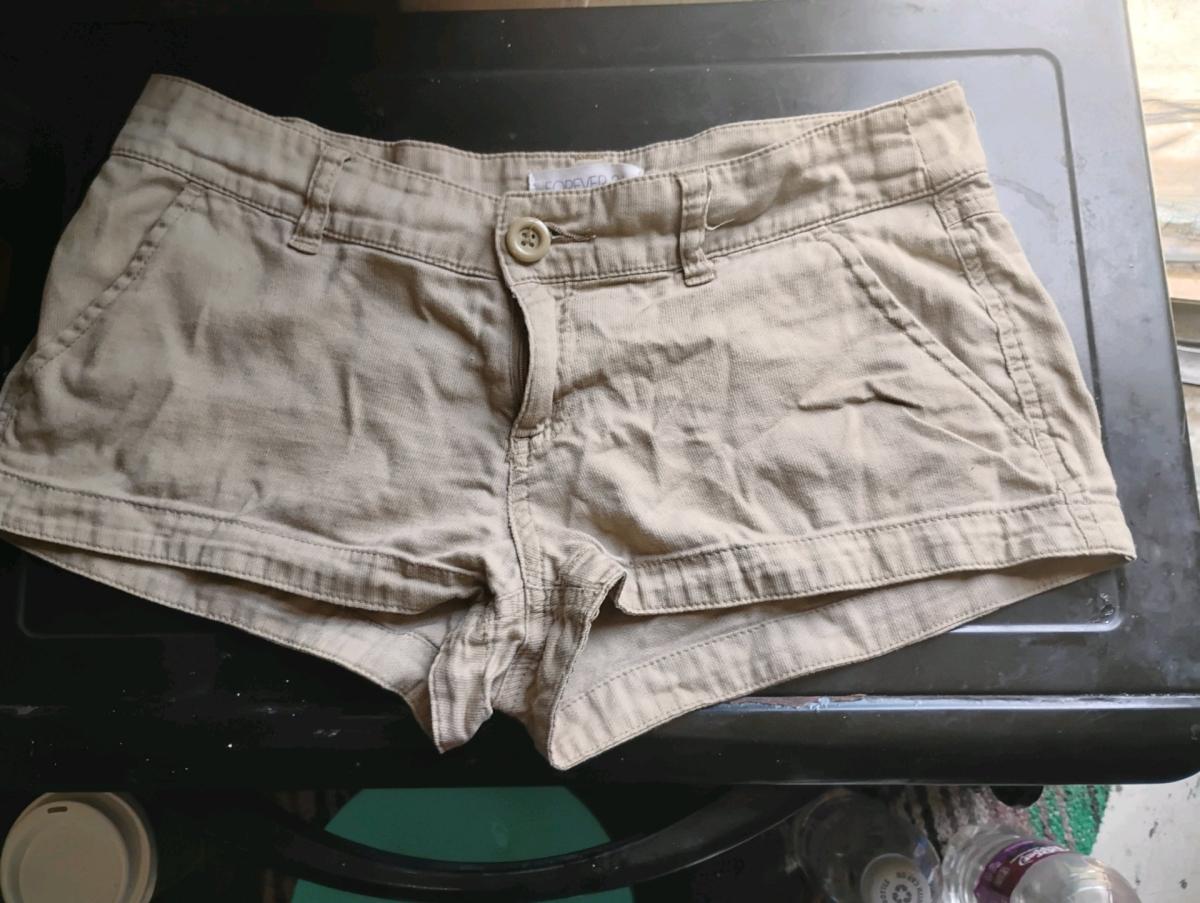 A Nice Tan Pair of Short Shorts - Swansea, South Carolina - FleaMarketBay