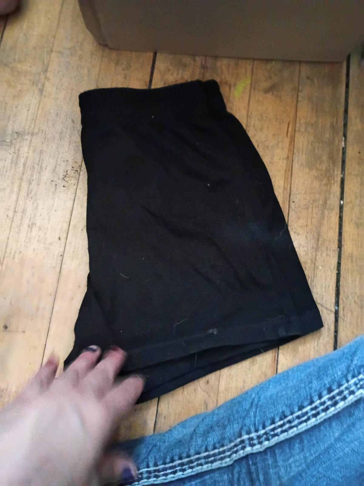 black shorts with pink waist band - Duluth, Minnesota - FleaMarketBay