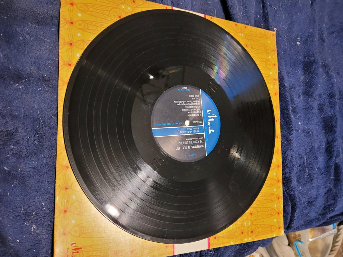 Christmas in nuam by the concord singers vinyl record - Blue Earth, Minnesota - FleaMarketBay