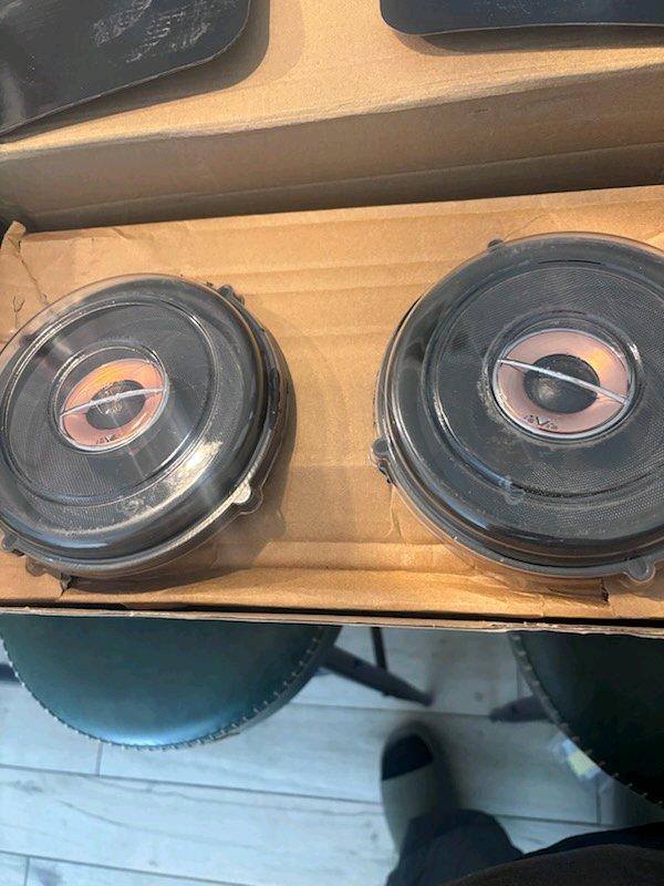 car speakers and amp - Maricopa, Arizona - FleaMarketBay