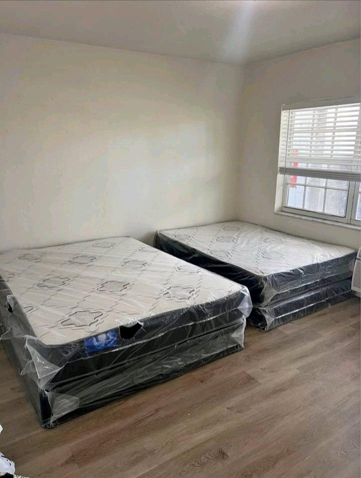 colchones Queen y full con box spring de regalo - Hialeah, Florida - FleaMarketBay