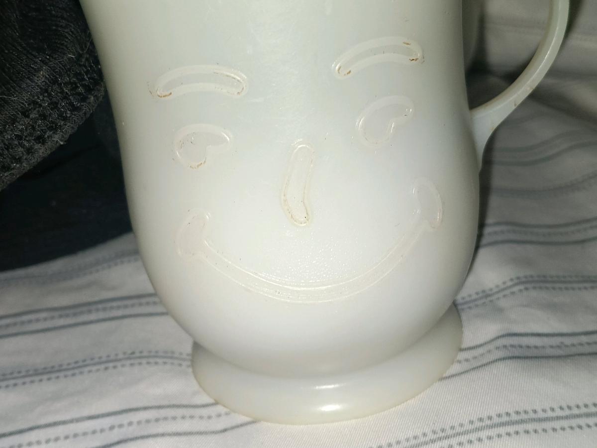 vintage kool aid plastic mugs - Hayward, California - FleaMarketBay