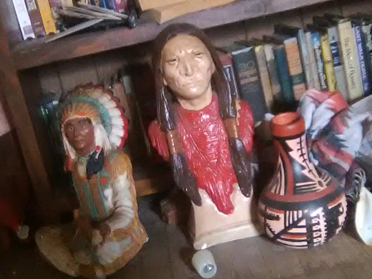 Indian statues - Fort Worth, Texas - FleaMarketBay