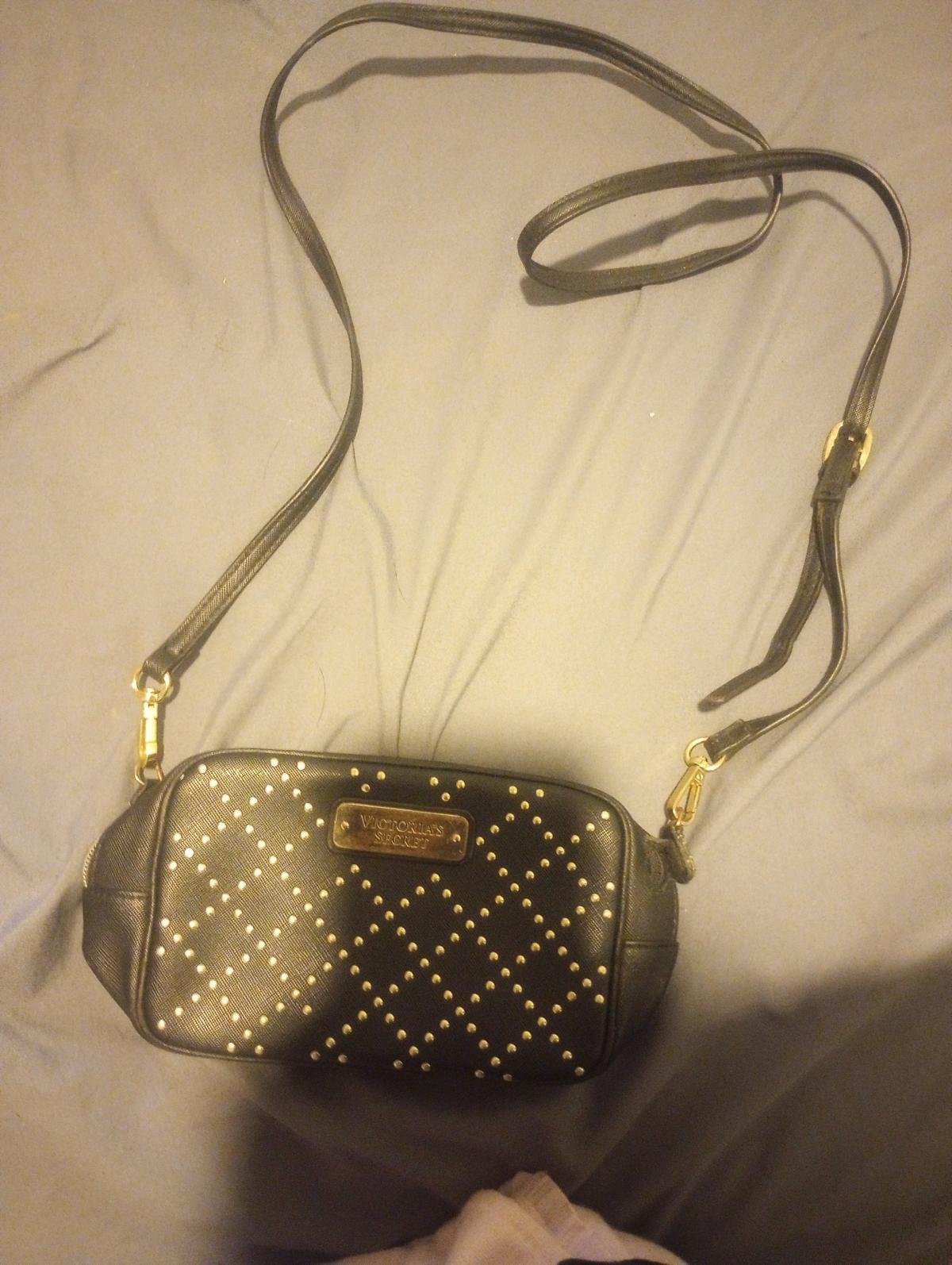 Victorias secrets phone carrier thing - Richmond, Kentucky - FleaMarketBay