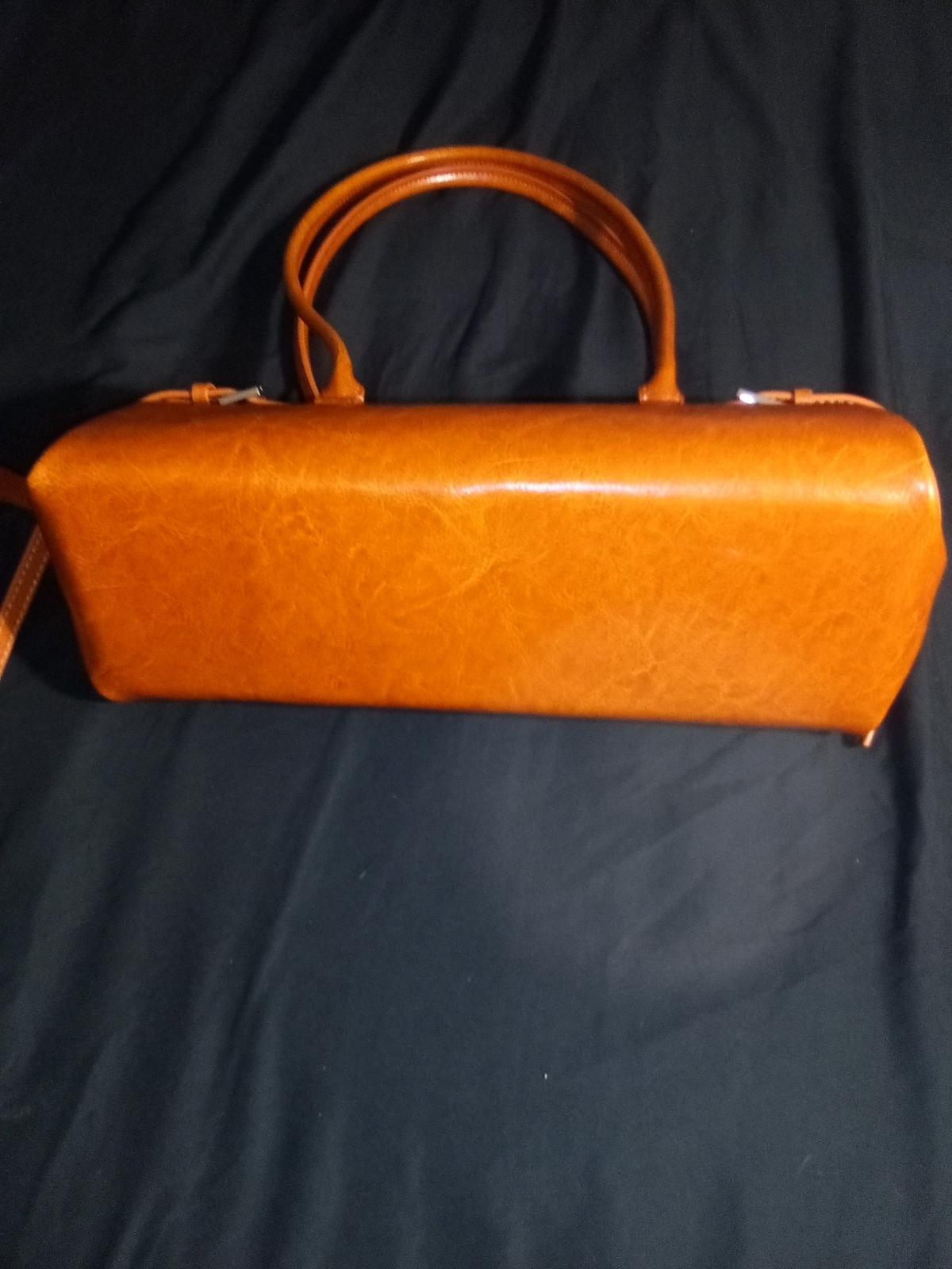 nice tan bag great for the rodeo or going out - Sugar Land, Texas - FleaMarketBay