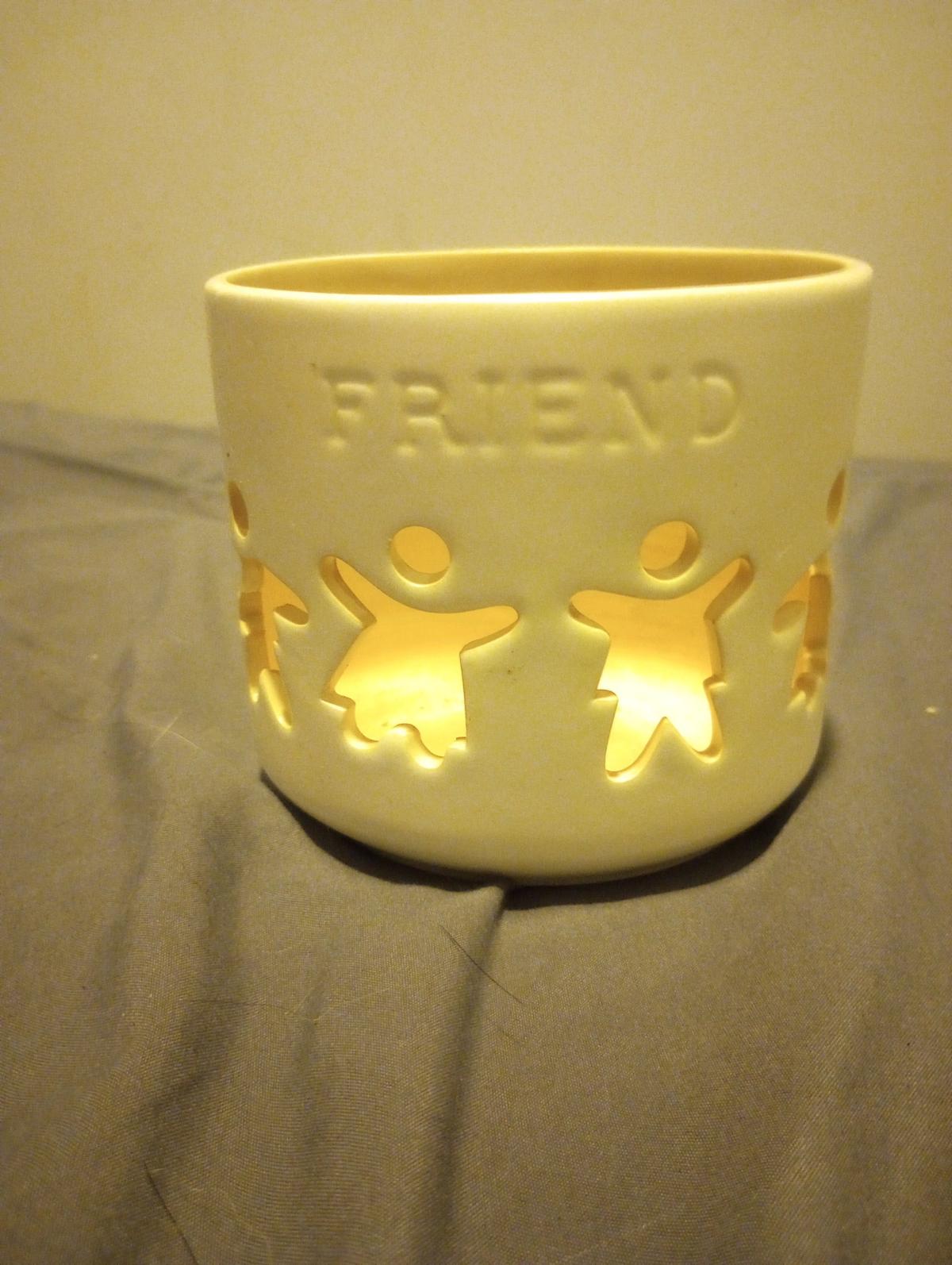 a friend thing where you can put candles in it - Richmond, Kentucky - FleaMarketBay