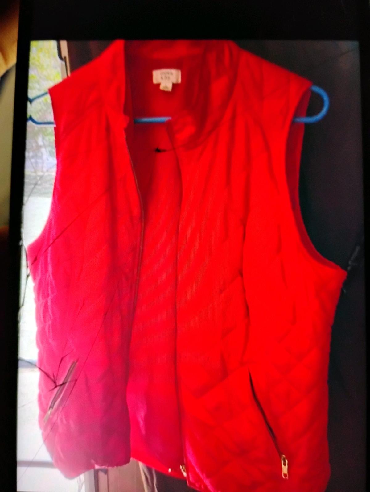 A Womans Pink Large Vest with Pockets - Swansea, South Carolina - FleaMarketBay