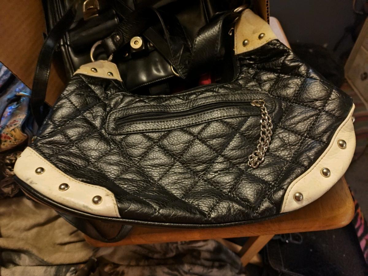 faux chanel purse leather with chain accents - Kenosha, Wisconsin - FleaMarketBay