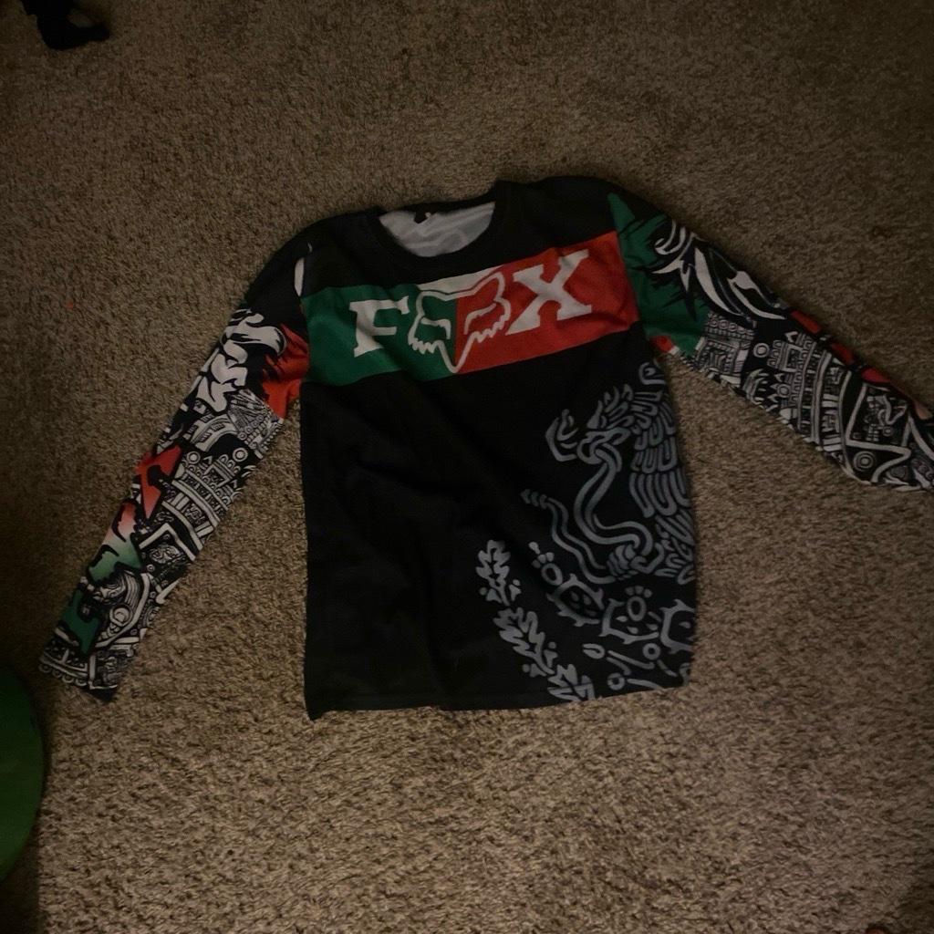medium fox racing shirt - Mesa, Arizona - FleaMarketBay
