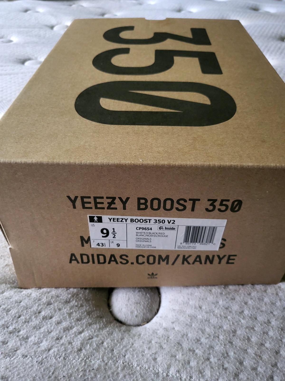 Yeezy Boost 350 V2 Zebra 2017 - Oak Lawn, Illinois - FleaMarketBay