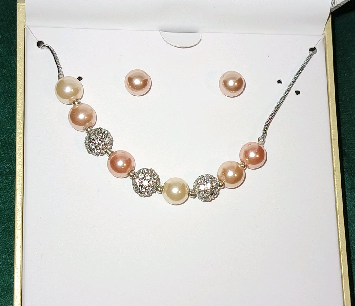 jewelry set - Muskegon, Michigan - FleaMarketBay
