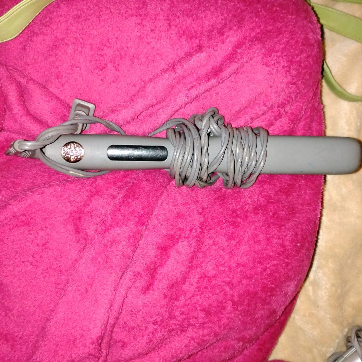 silver hair straightener - Coos Bay, Oregon - FleaMarketBay