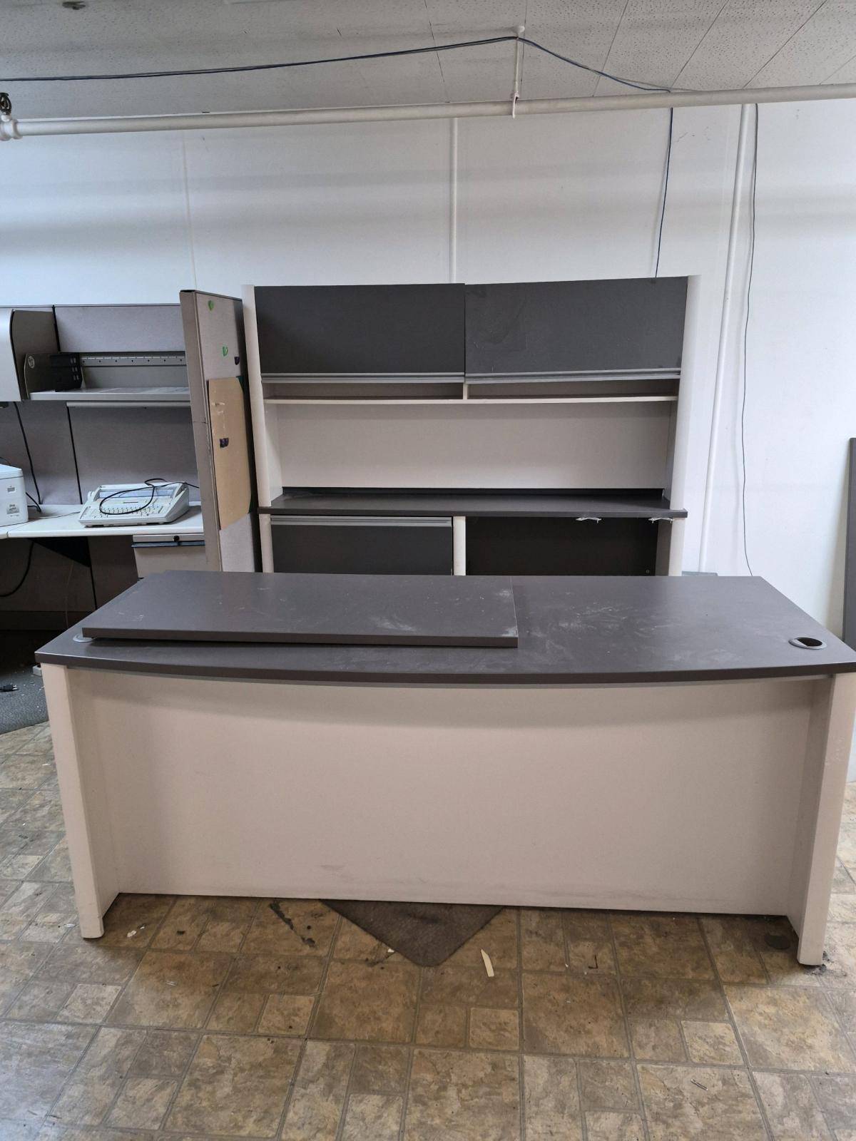 Office Furniture Desks miscellaneous items - Franklin, Ohio - FleaMarketBay