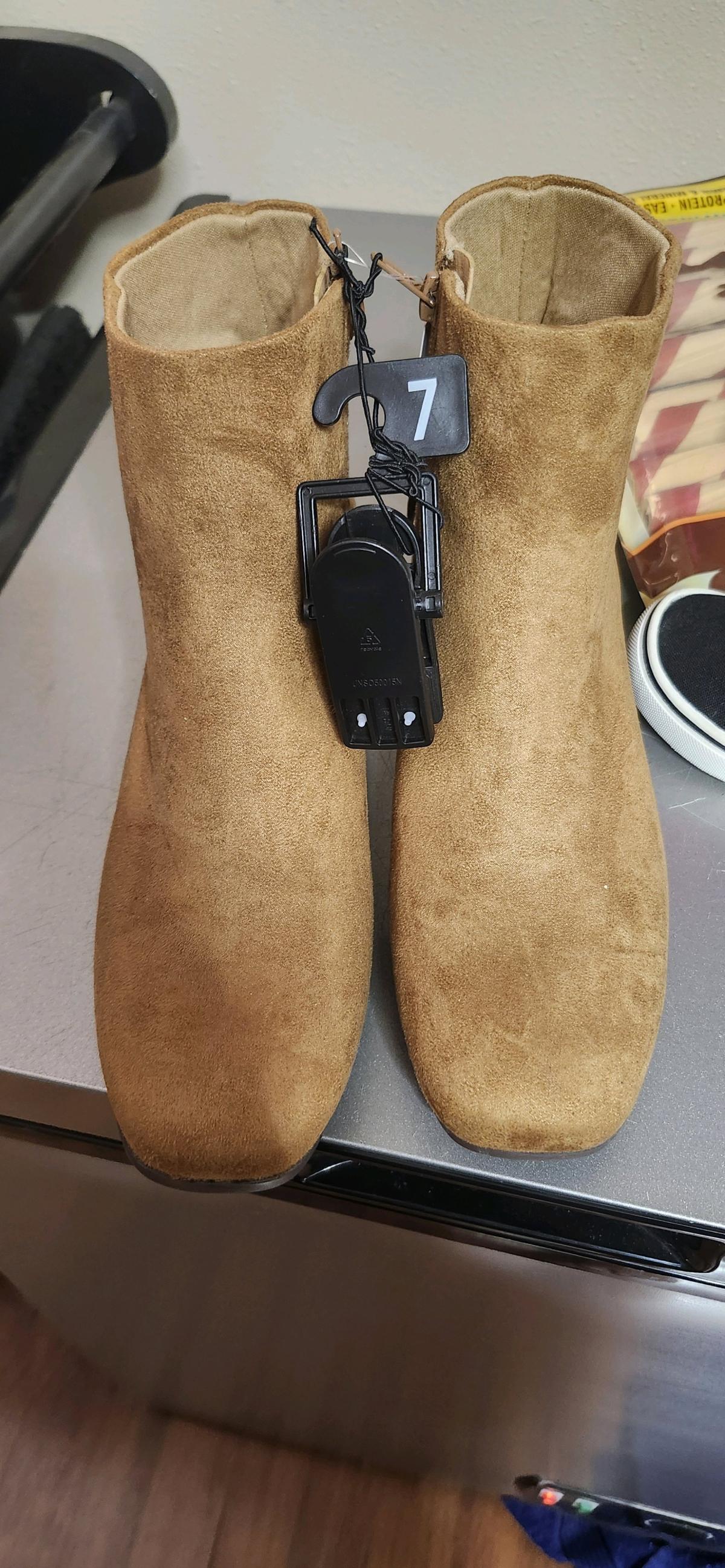 womans boots brown size 7 - Palm Bay, Florida - FleaMarketBay