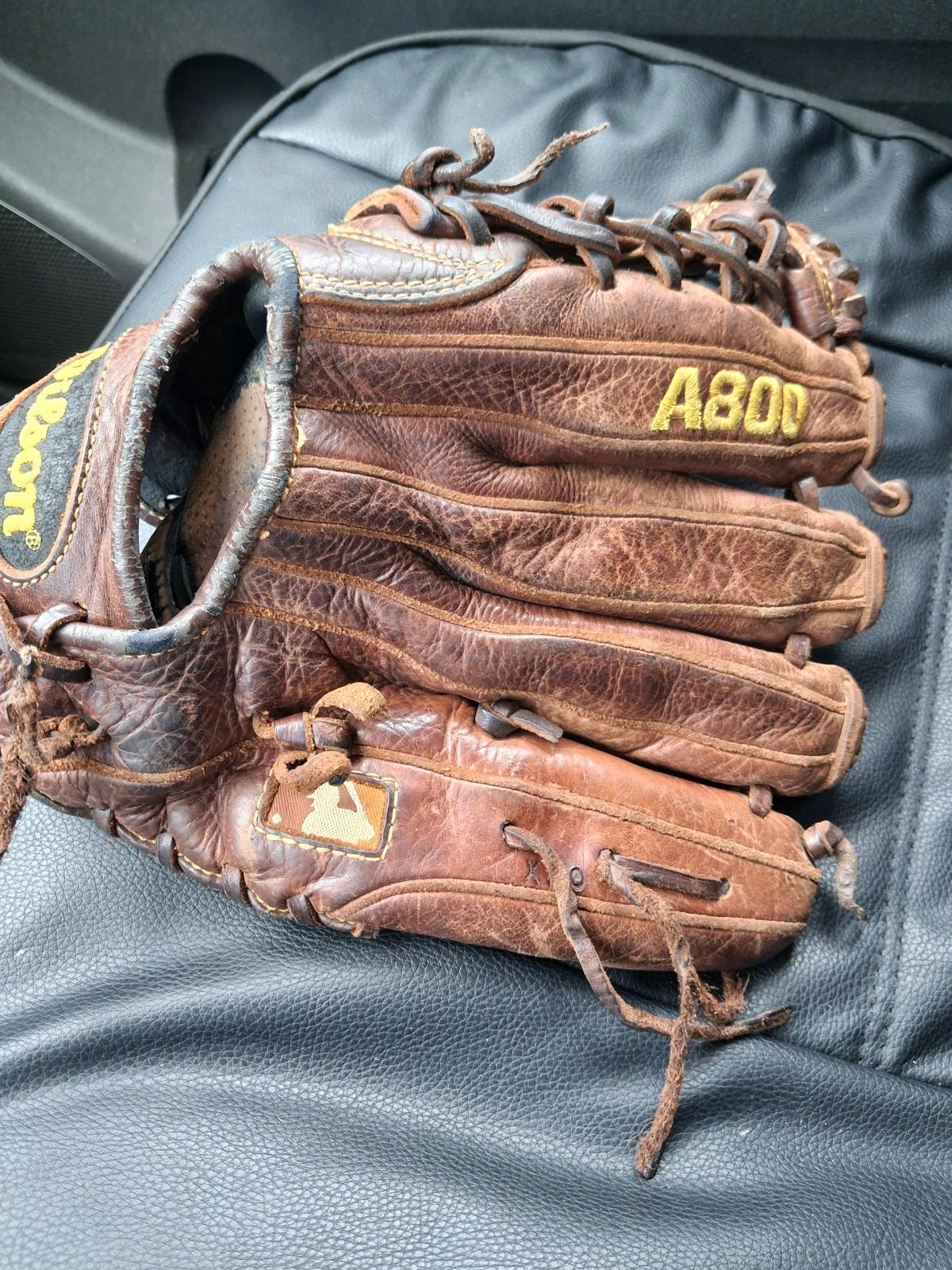 Wilson A800 baseball glove - Roanoke, Virginia - FleaMarketBay