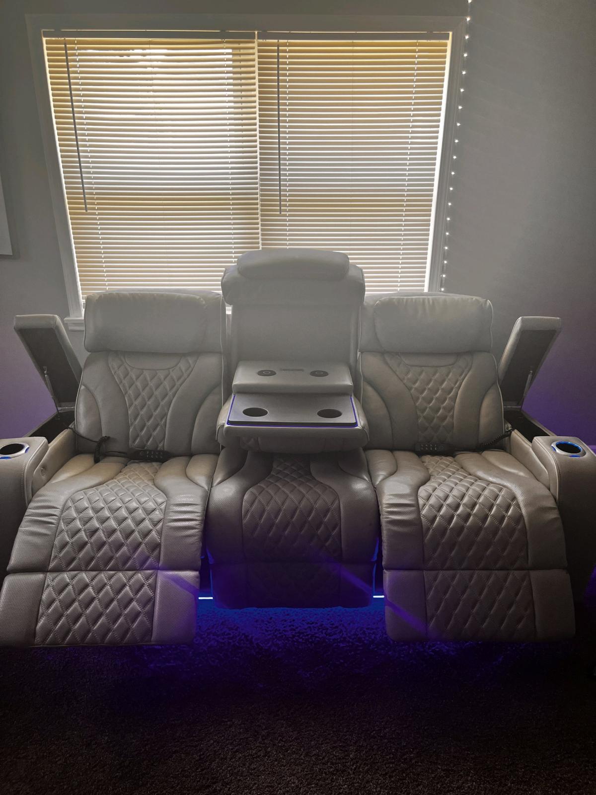 Zhejiang theater reclining sofa - Clarksville, Indiana - FleaMarketBay