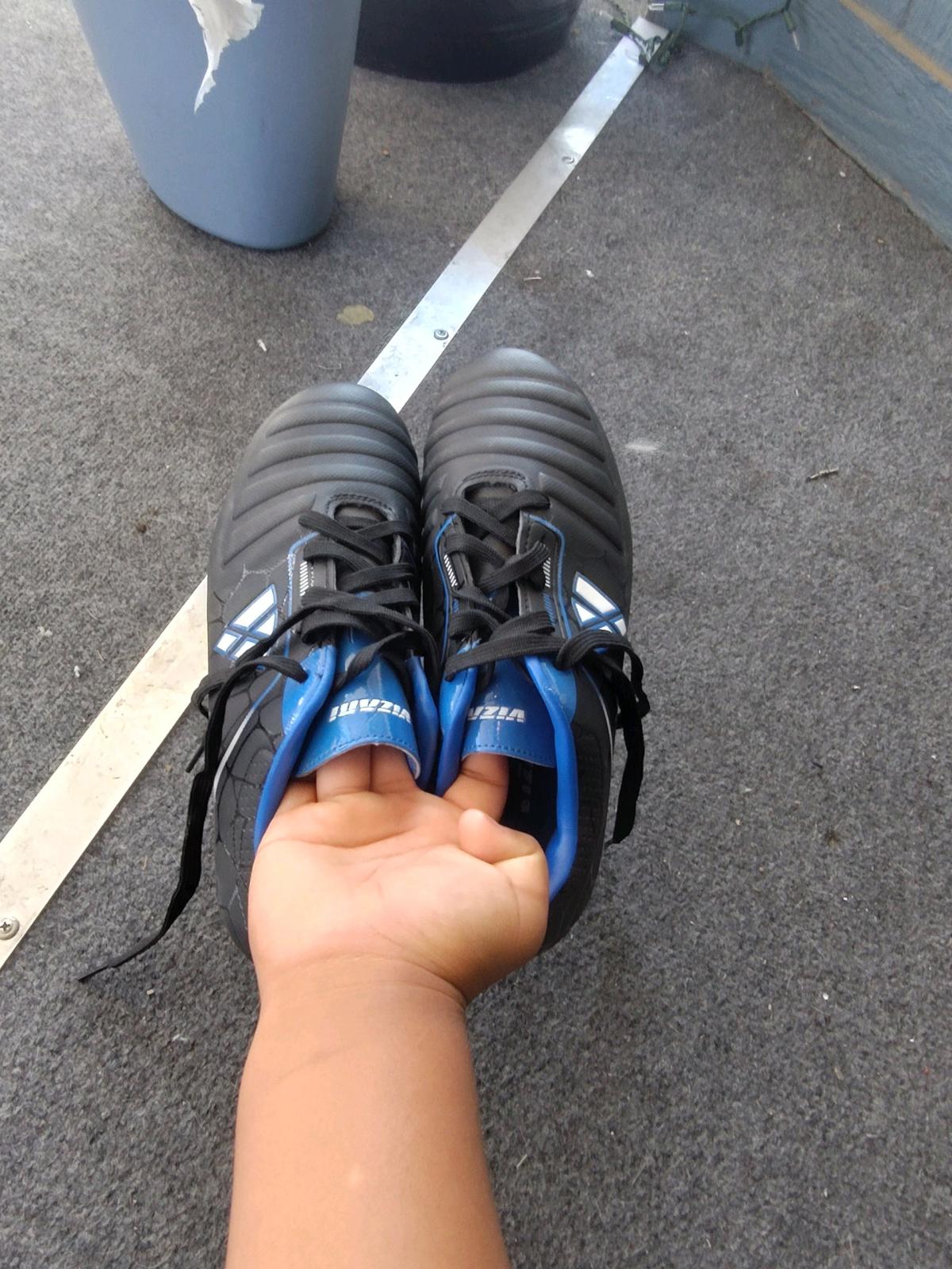 cleats read description - Moreno Valley, California - FleaMarketBay