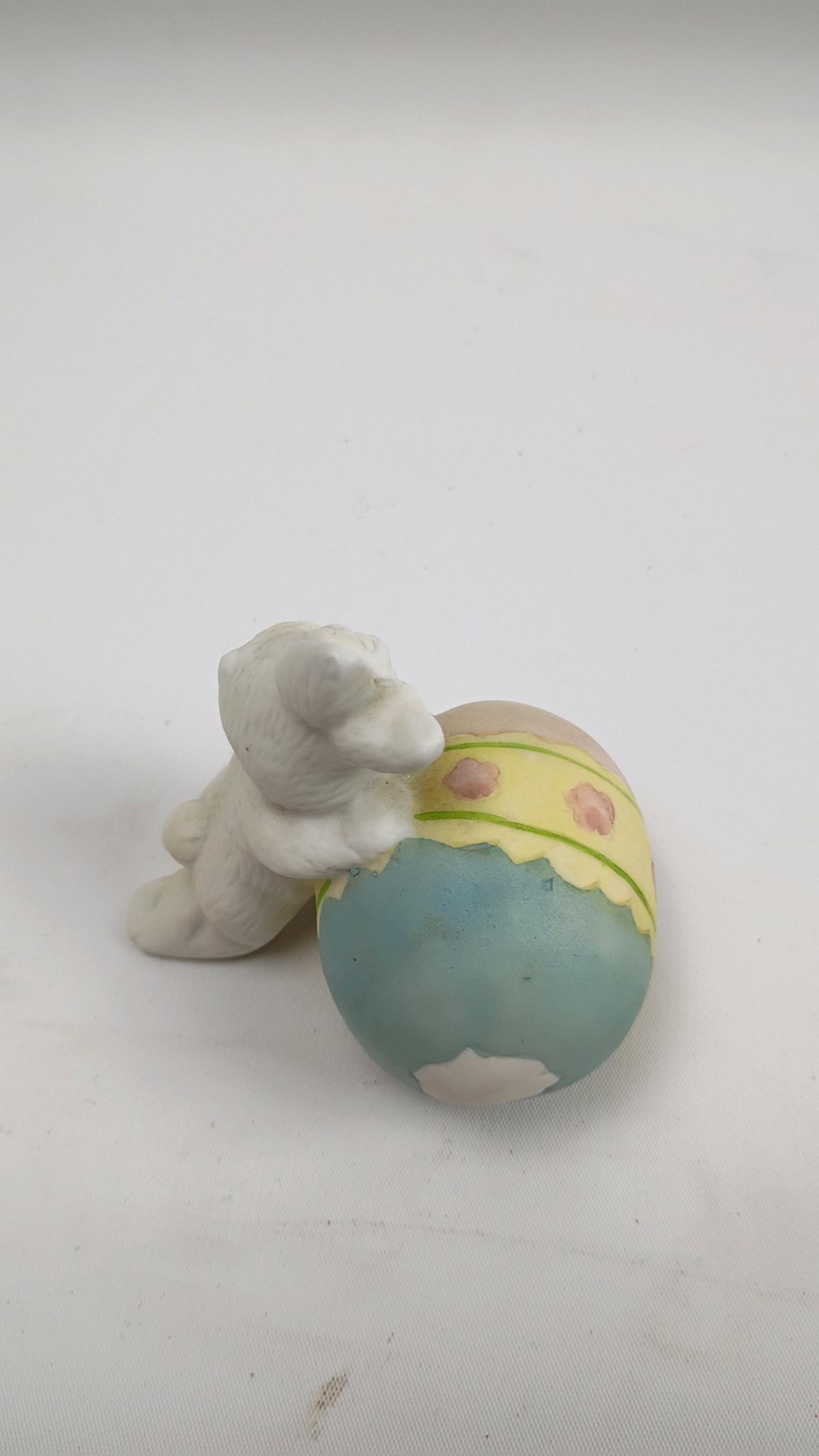 Easter Rabbit  Bunny  figurines - Chester, West Virginia - FleaMarketBay