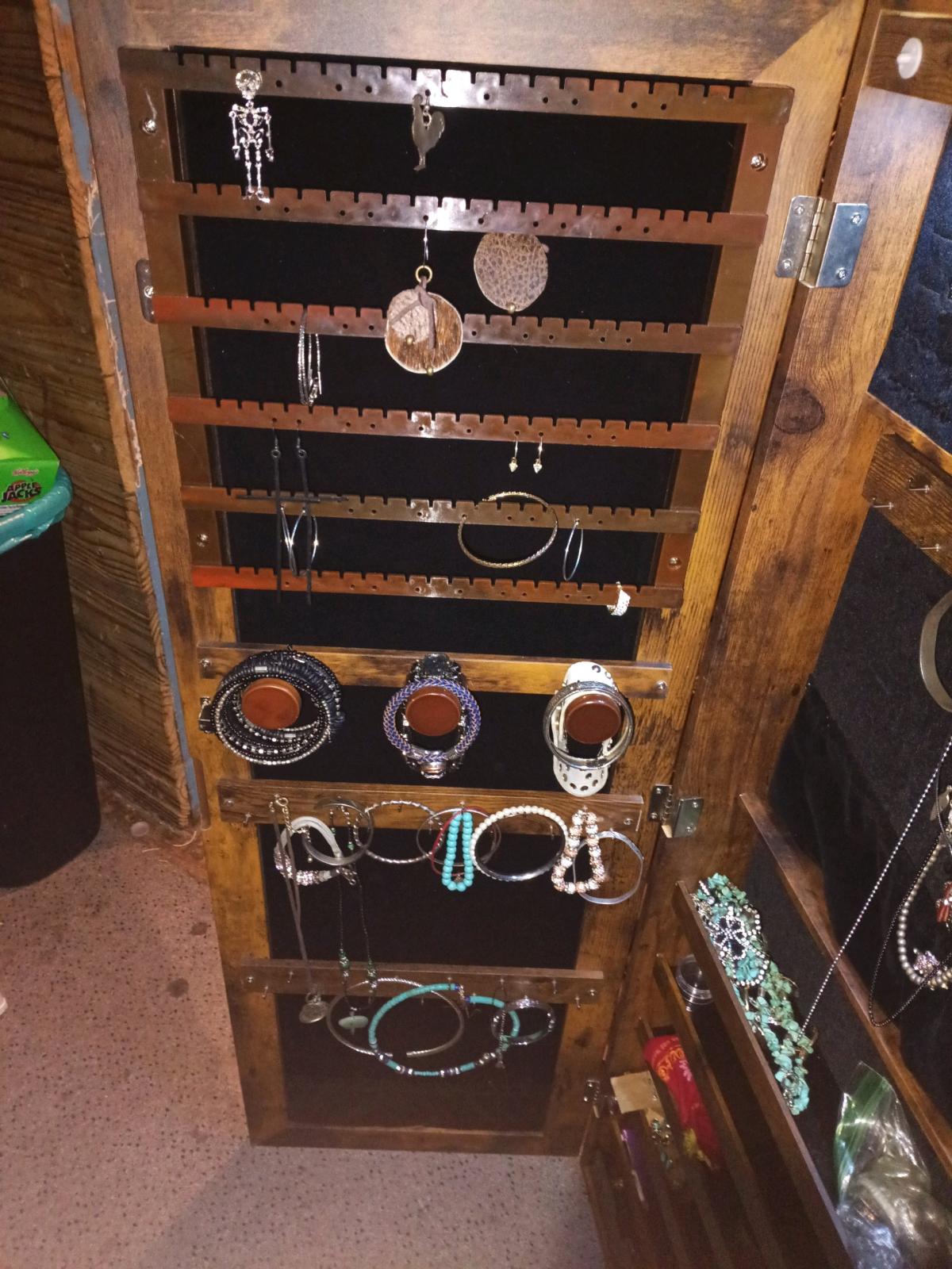 full length mirror Jewelry Box - Muskogee, Oklahoma - FleaMarketBay