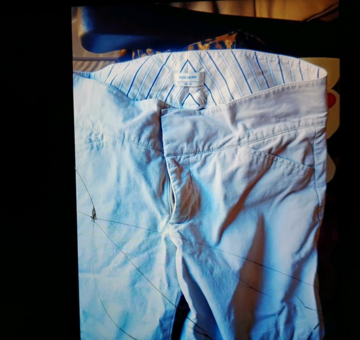 A Cream Color Pair of Womens Capri Pants - Swansea, South Carolina - FleaMarketBay