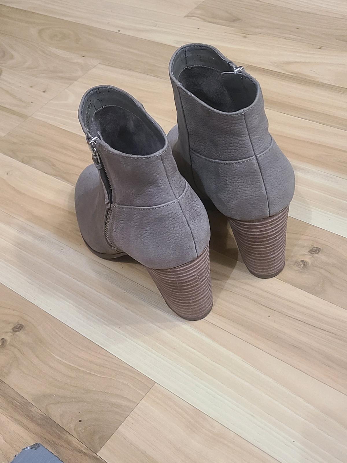 Cole haan  high heel booties with the zipper on the side - Adamsville, Alabama - FleaMarketBay