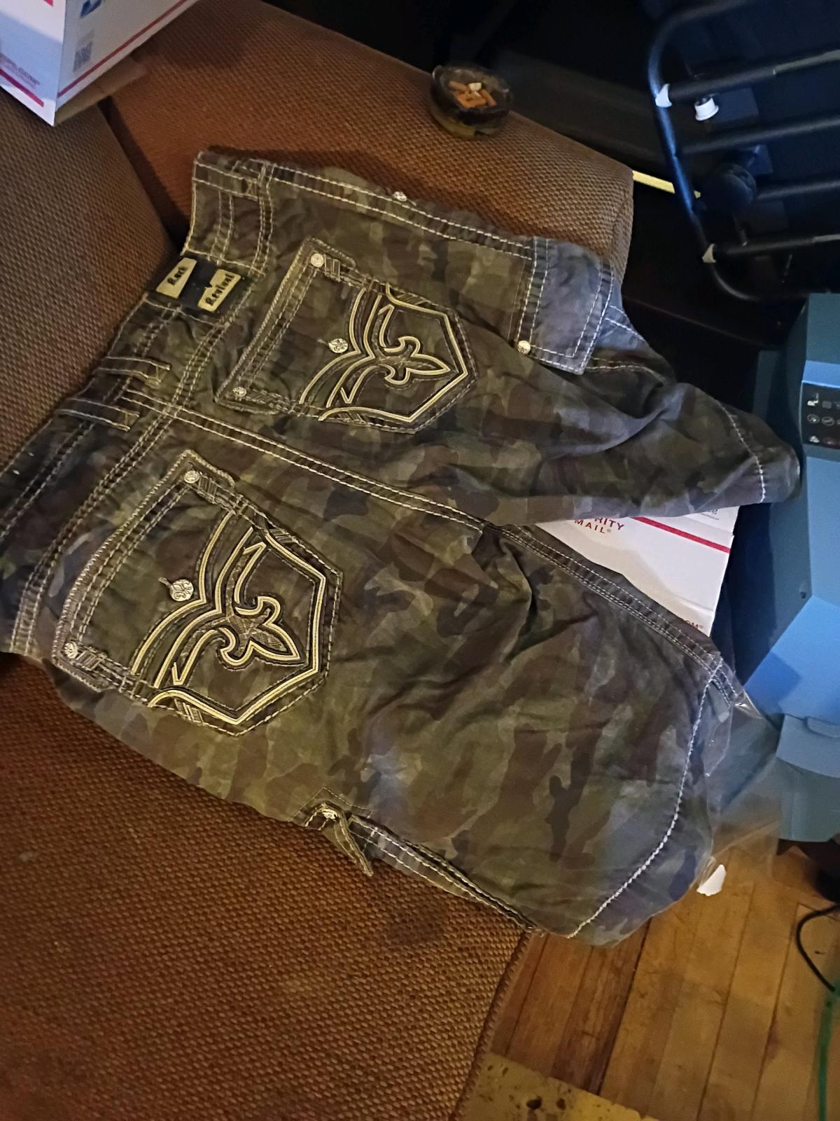shorts like new rock revivals size 44 - Duluth, Minnesota - FleaMarketBay
