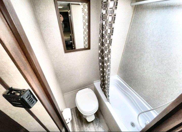 JAYCO TRAVEL TRAILER JAYFLIGHT SLX 195RB - Orlando, Florida - FleaMarketBay