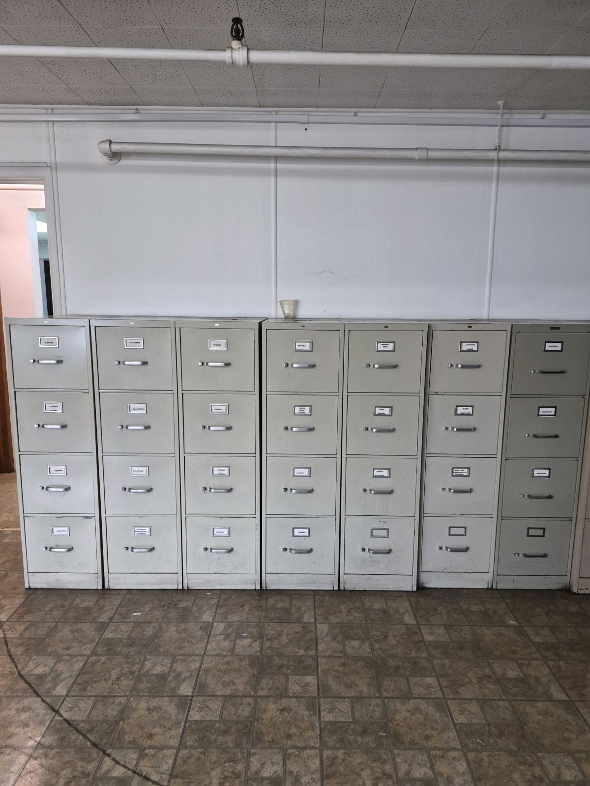 Office Furniture Desks miscellaneous items - Franklin, Ohio - FleaMarketBay