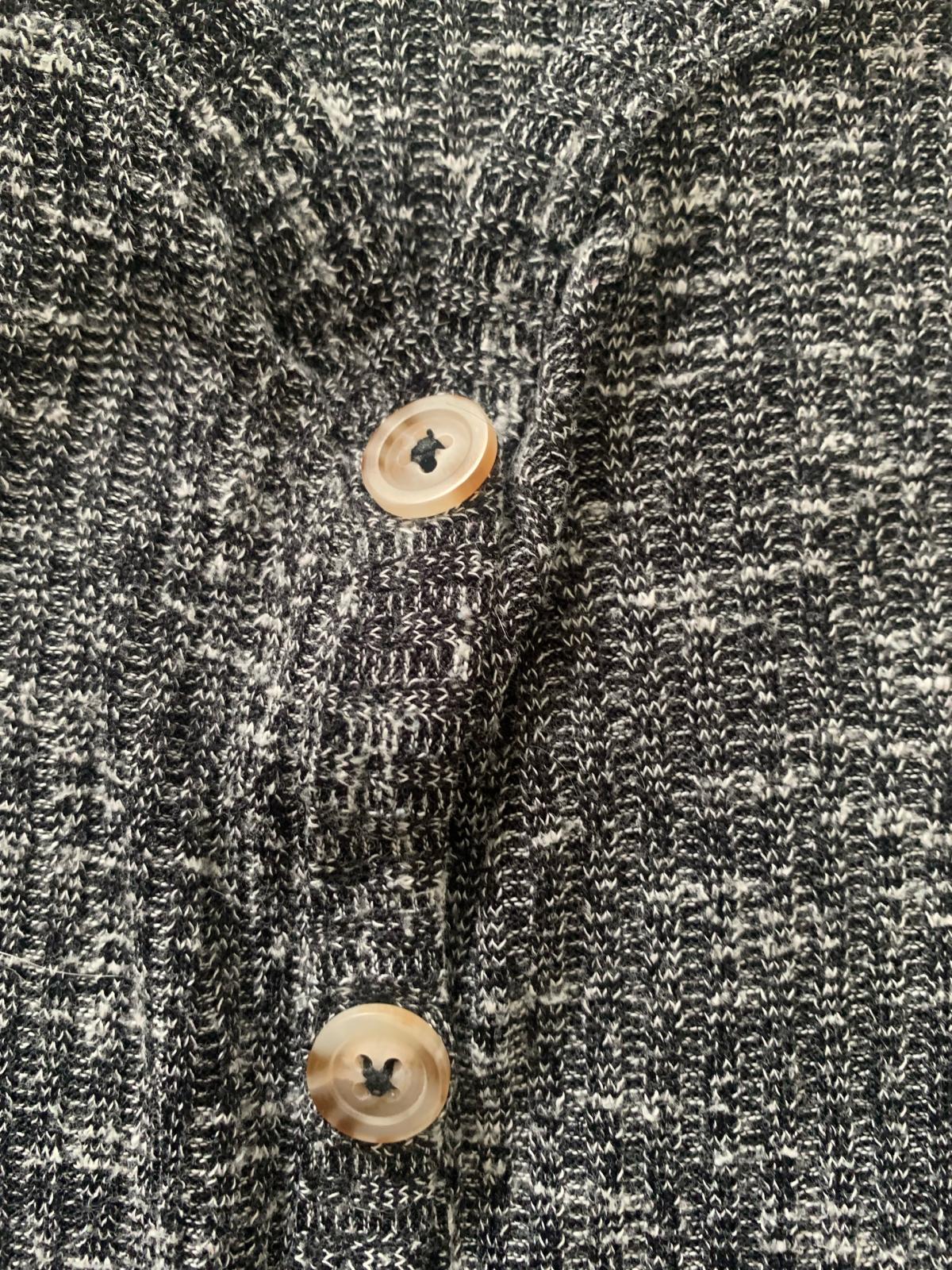 Black and white tank top button up brown - Altamonte Springs, Florida - FleaMarketBay