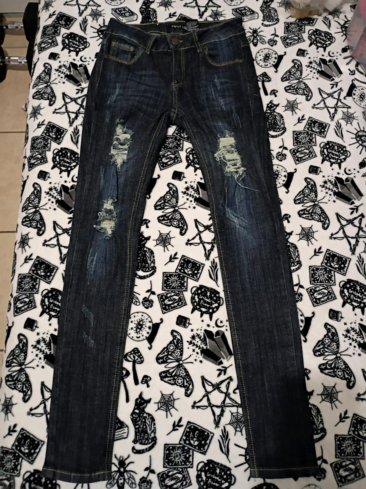 Sweet Look Jeans - Longwood, Florida - FleaMarketBay