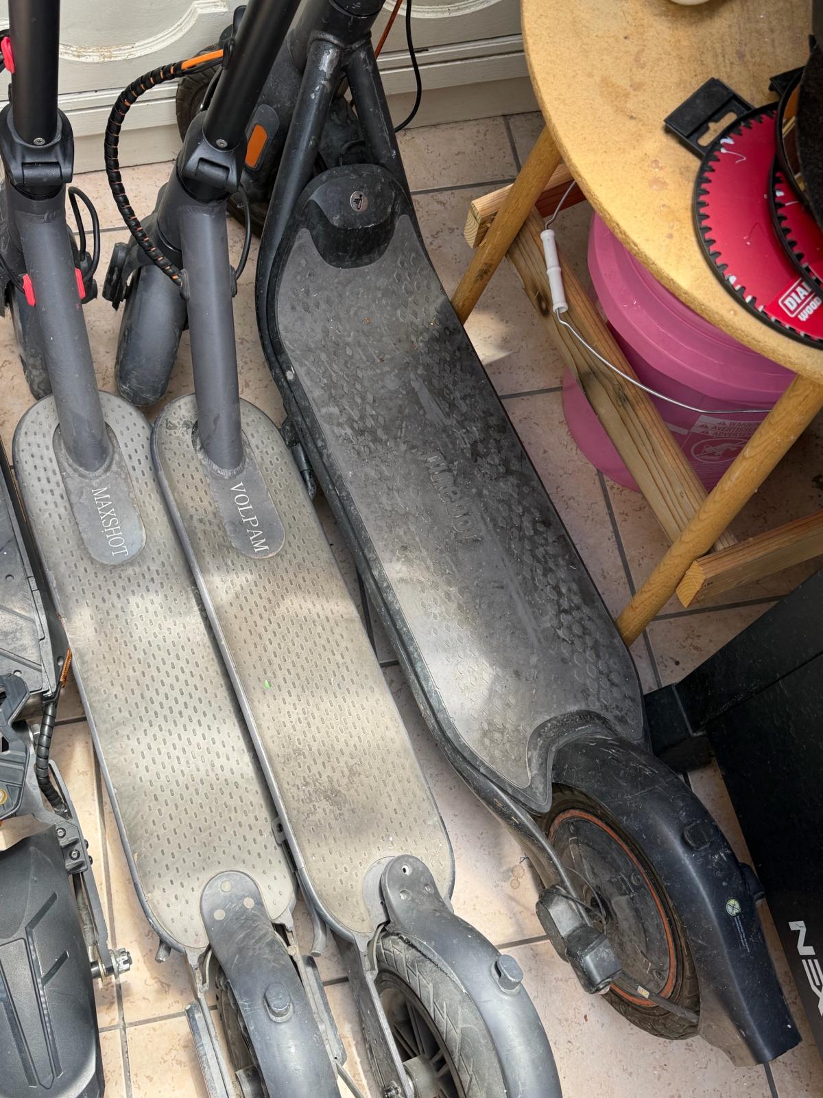 max shot electric scooter - Las Vegas, Nevada - FleaMarketBay