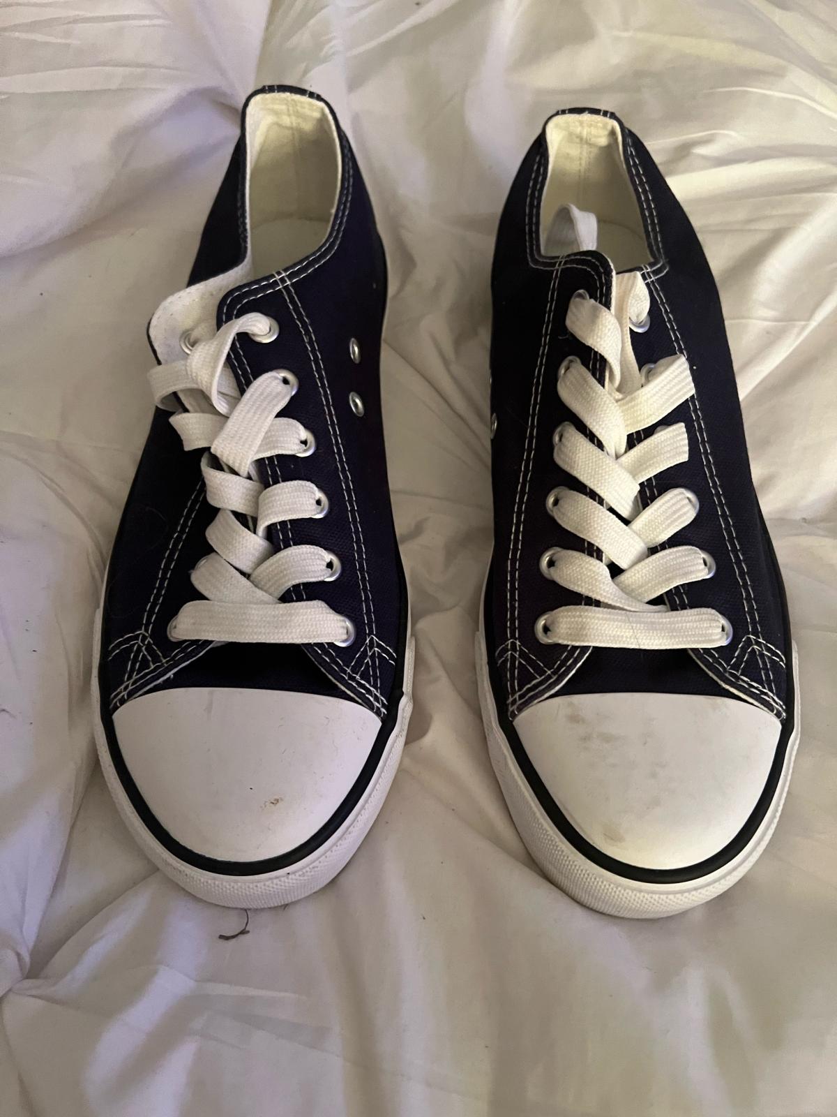Womens sneakers in various colors size8 - Lynn, Massachusetts - FleaMarketBay