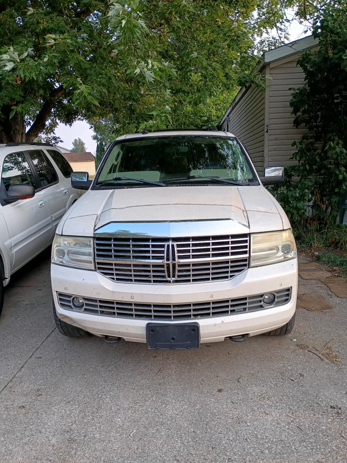 2010 Lincoln navigator l fully loaded - Kent City, Michigan - FleaMarketBay