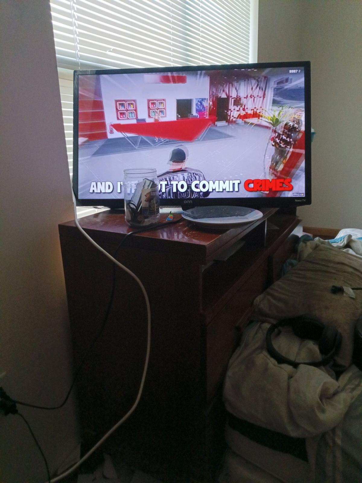 onn Roku flat screen TV - Trenton, Ohio - FleaMarketBay