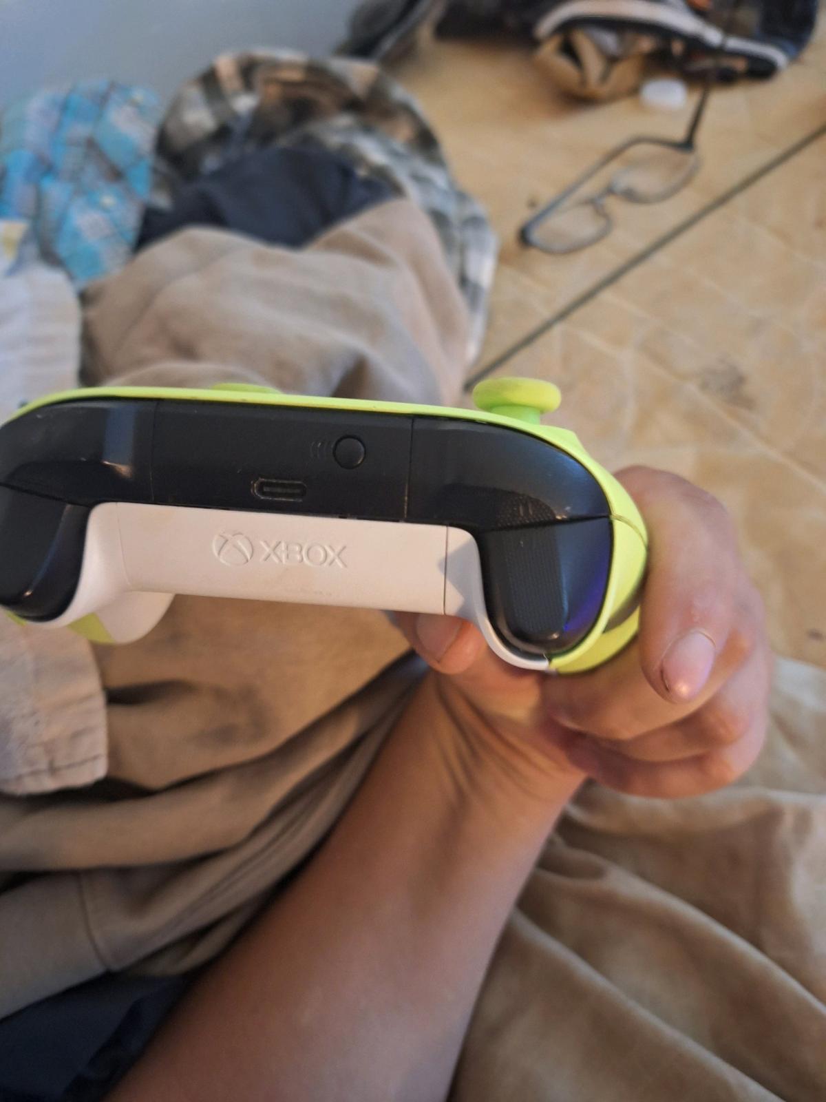 X  box controller very good quality - Storm Lake, Iowa - FleaMarketBay