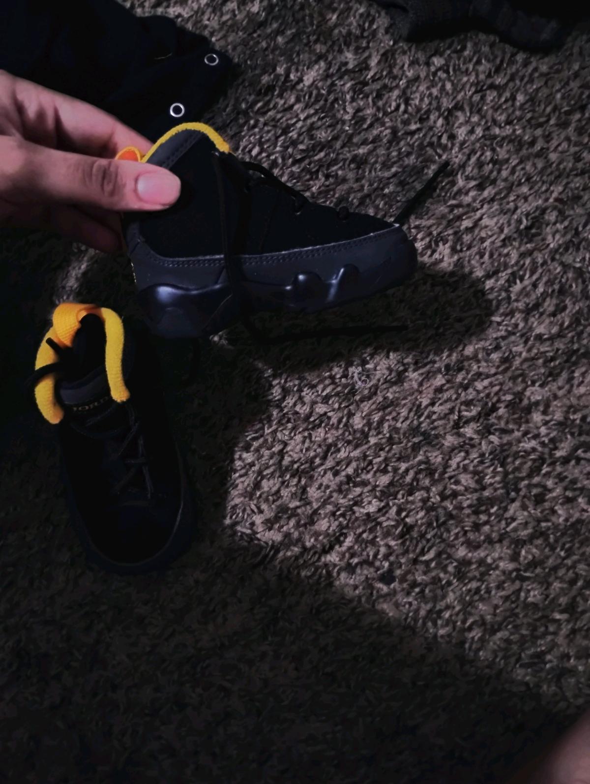 black and yellow baby boy jordans size 3y - Bluff City, Tennessee - FleaMarketBay