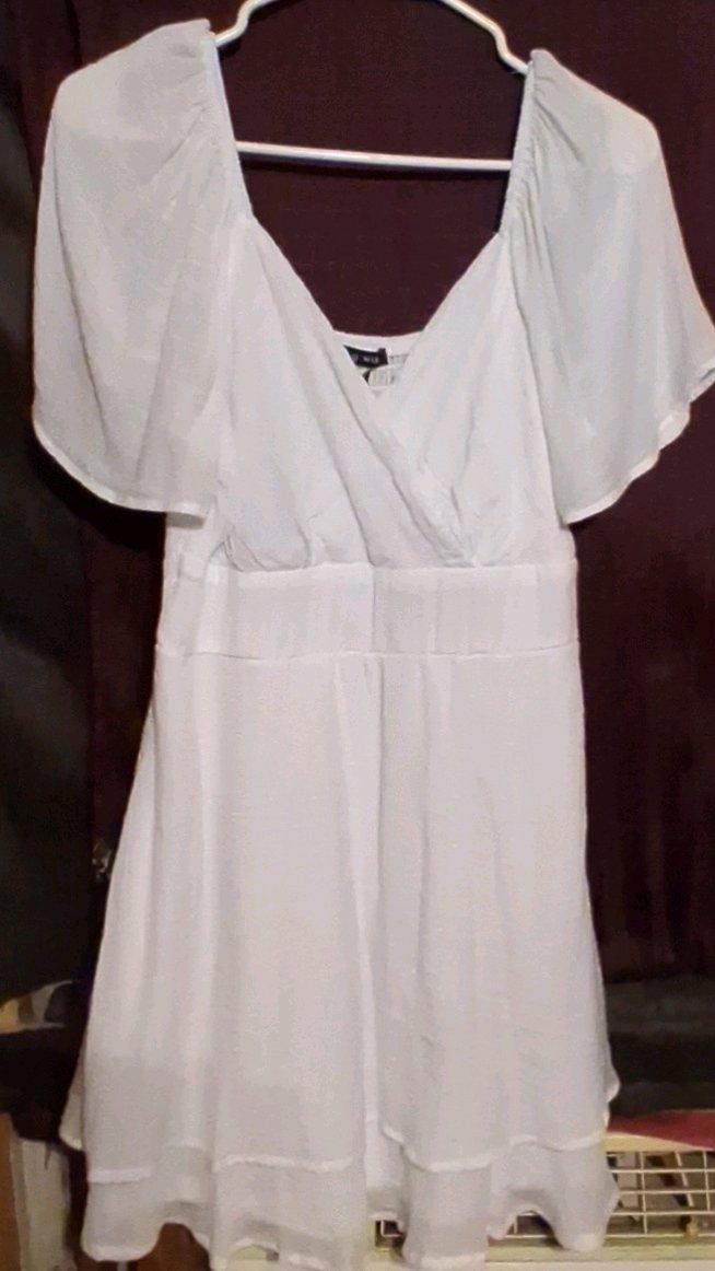worn once still in new condition brand As u Wish sz medium - Gaston, South Carolina - FleaMarketBay