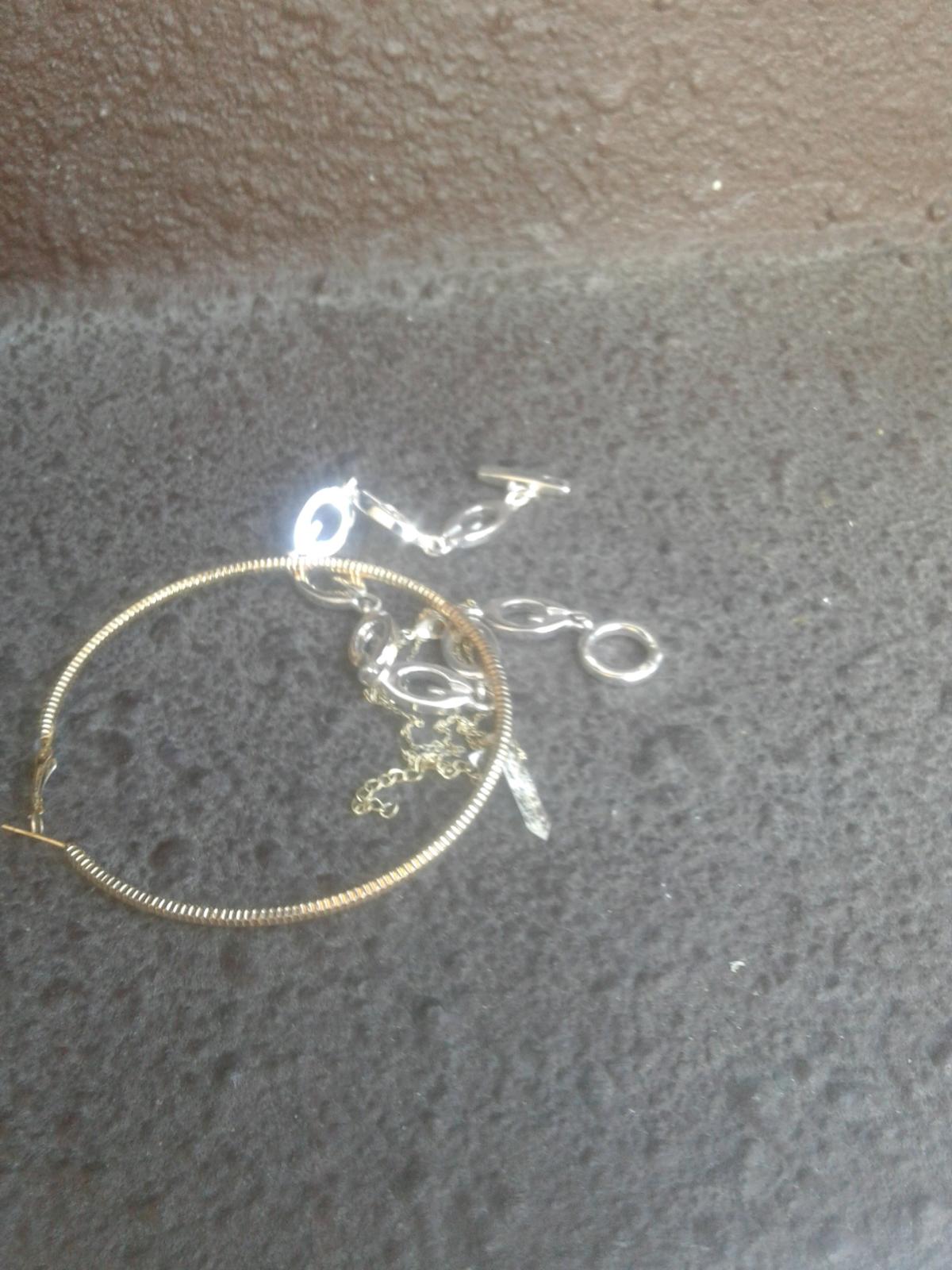 aretes de mujer - Aliso Viejo, California - FleaMarketBay
