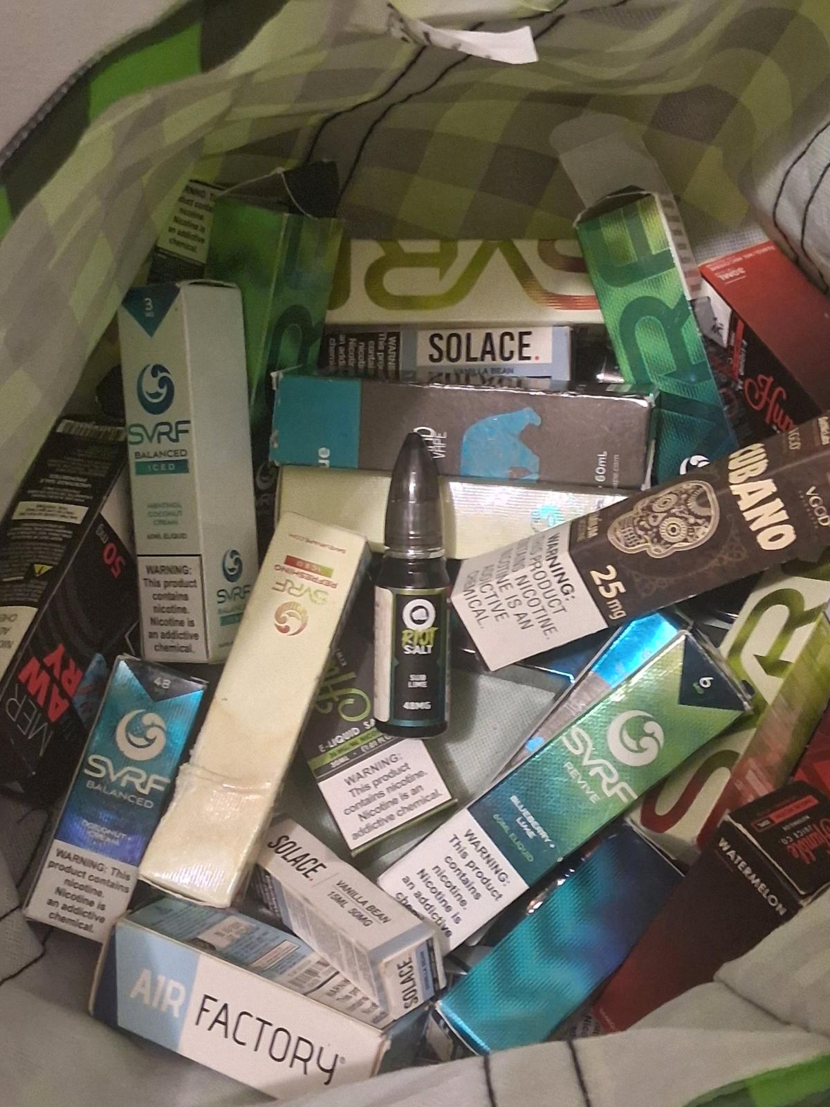 Vap with 30 refills only used twice - Anniston, Alabama - FleaMarketBay